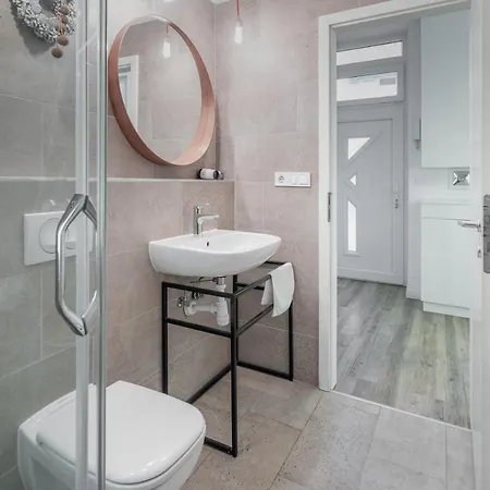 Extra Modern Nyaraló