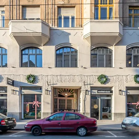 Extra Modern Nyaraló